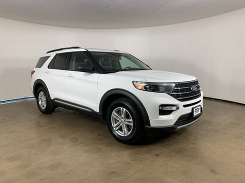 Used 2021 Ford Explorer XLT w/ Equipment Group 202A AWD/4WD image 5