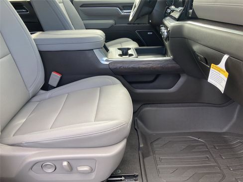 New 2026 GMC Sierra 2500 SLT w/ SLT Premium Package image 16