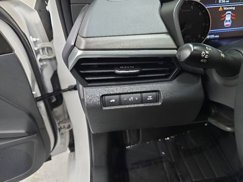 Used 2025 Nissan Altima 2.5 SV FWD image 11