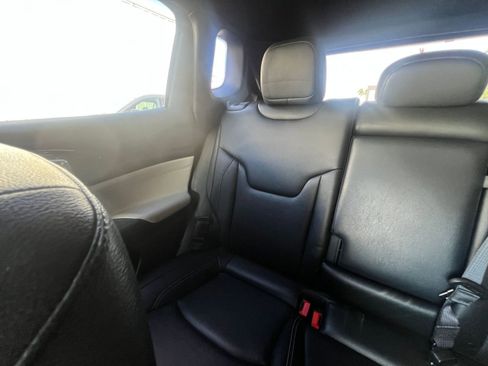 Used 2025 Jeep Compass Limited image 39