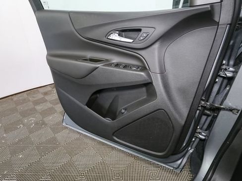 Used 2024 Chevrolet Equinox LT FWD image 34