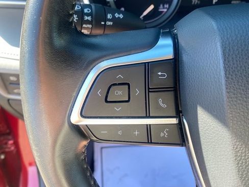 Used 2020 Toyota Highlander XLE image 20