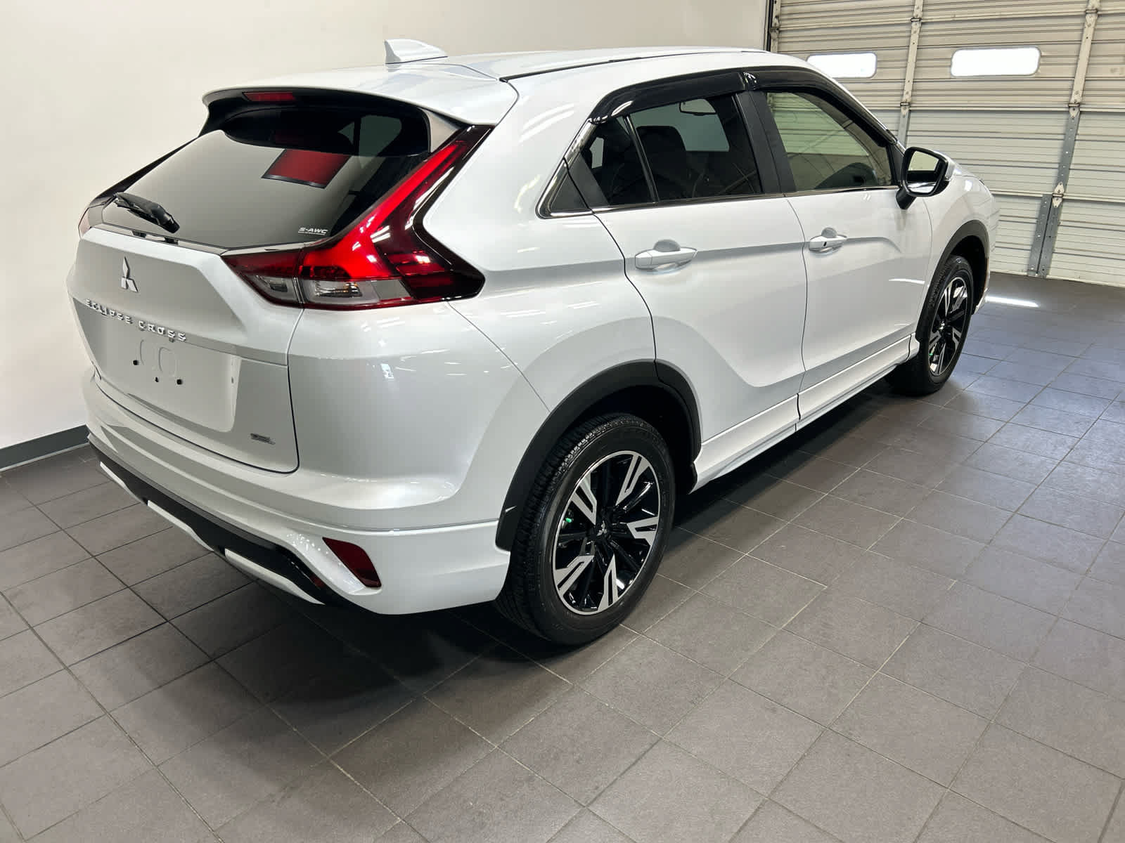 Used 2024 Mitsubishi Eclipse Cross SEL AWD/4WD image 3