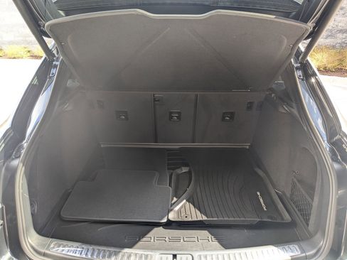 Certified 2026 Porsche Macan AWD/4WD image 24