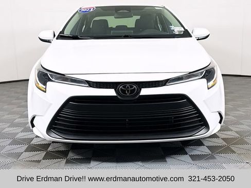 Used 2023 Toyota Corolla LE image 2