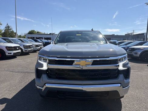Used 2024 Chevrolet Silverado 1500 LT AWD/4WD image 8