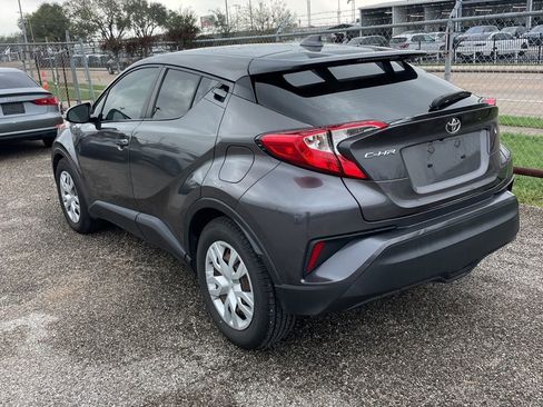 Used 2020 Toyota C-HR LE image 2