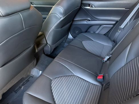 Used 2024 Toyota Camry SE FWD image 4