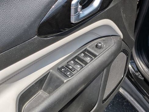 Used 2023 Jeep Compass Limited AWD/4WD image 15
