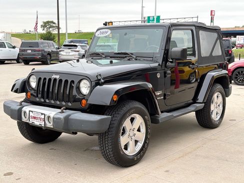 Used 2009 Jeep Wrangler Sahara w/ Dual Top Group AWD/4WD image 4