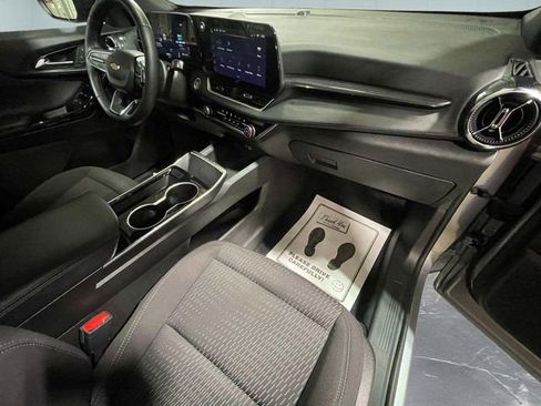 Used 2025 Chevrolet Equinox LT image 24