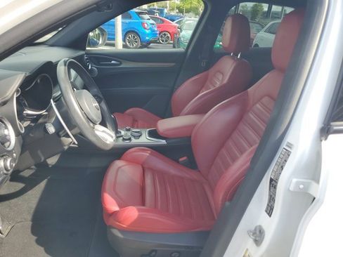 Used 2022 Alfa Romeo Stelvio Veloce AWD/4WD image 25