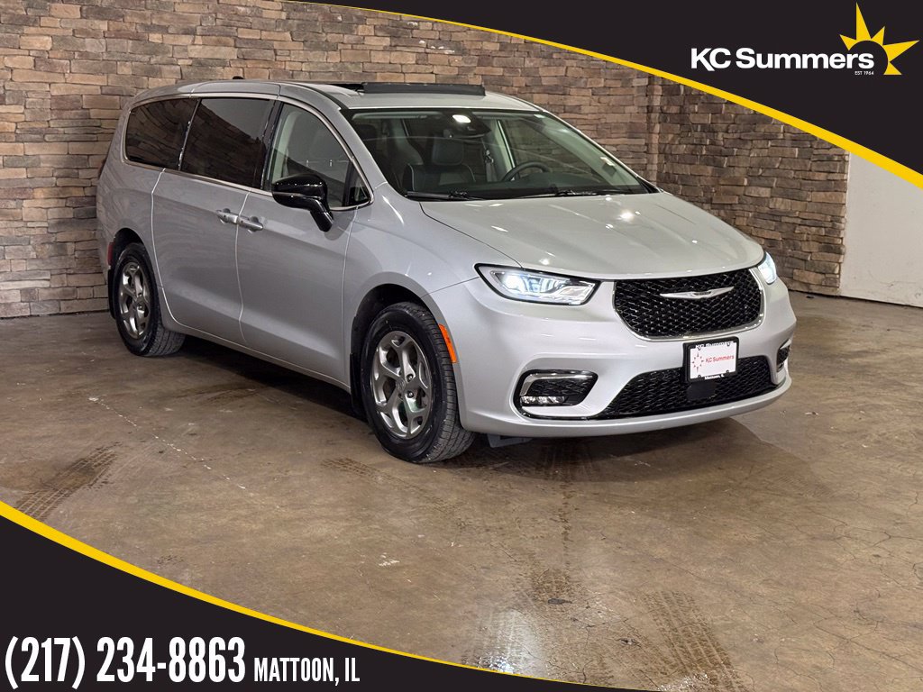 Used 2024 Chrysler Pacifica Limited AWD/4WD image 1