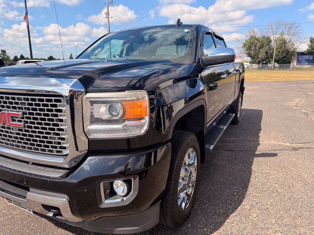 Used 2016 GMC Sierra 2500 Denali w/ Duramax Plus Package AWD/4WD image 16