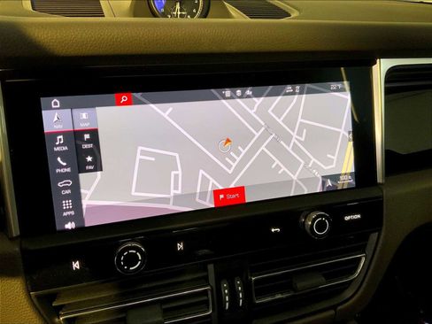 Used 2023 Porsche Macan image 37
