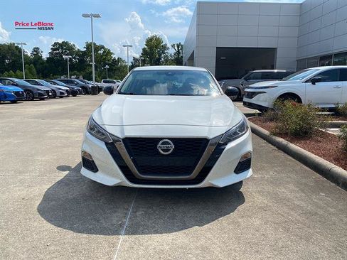 Used 2022 Nissan Altima 2.5 SR FWD image 2