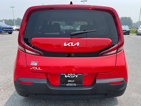 Used 2022 Kia Soul LX FWD image 4