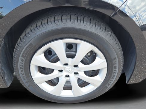 Certified 2022 Toyota Corolla LE FWD image 30