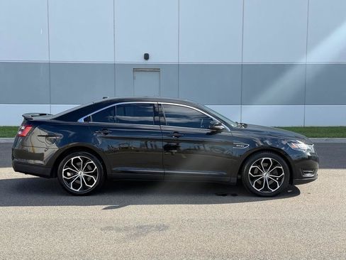 Used 2018 Ford Taurus SHO w/ Sho Performance Package AWD/4WD image 4