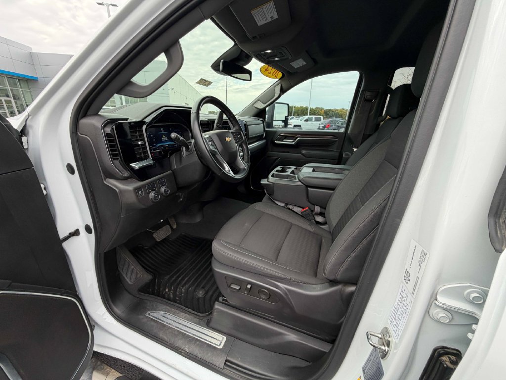 Used 2024 Chevrolet Silverado 2500 LT w/ Safety Package AWD/4WD image 17