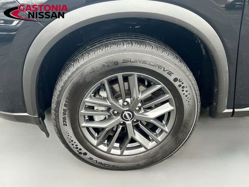 Used 2024 Nissan Rogue S image 38