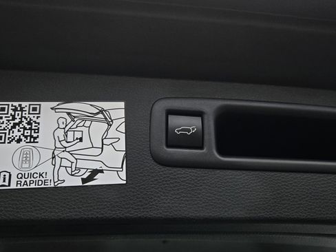 Certified 2024 Toyota Highlander XLE image 27