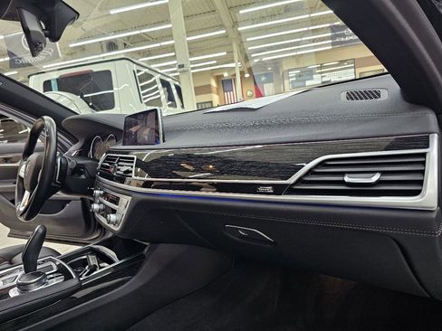 Used 2019 BMW 740i w/ M Sport Package RWD image 21