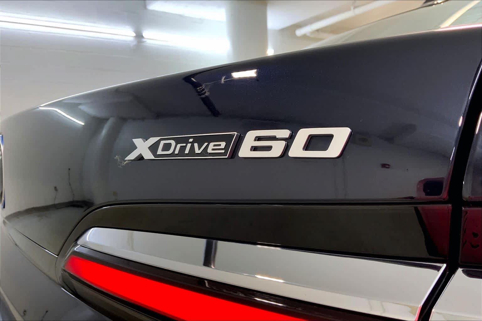 Used 2023 BMW i7 xDrive60 w/ Executive Package 2 AWD/4WD image 9