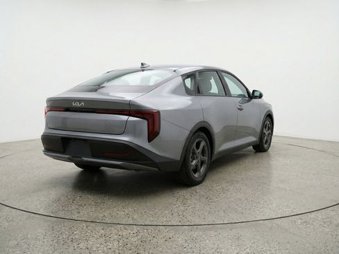 Used 2025 Kia K4 LXS image 9