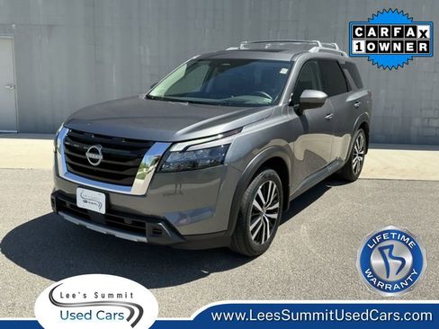 Used 2025 Nissan Pathfinder Platinum FWD image 1