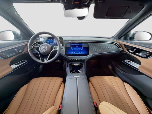 New 2026 Mercedes-Benz E 450 4MATIC Sedan image 9