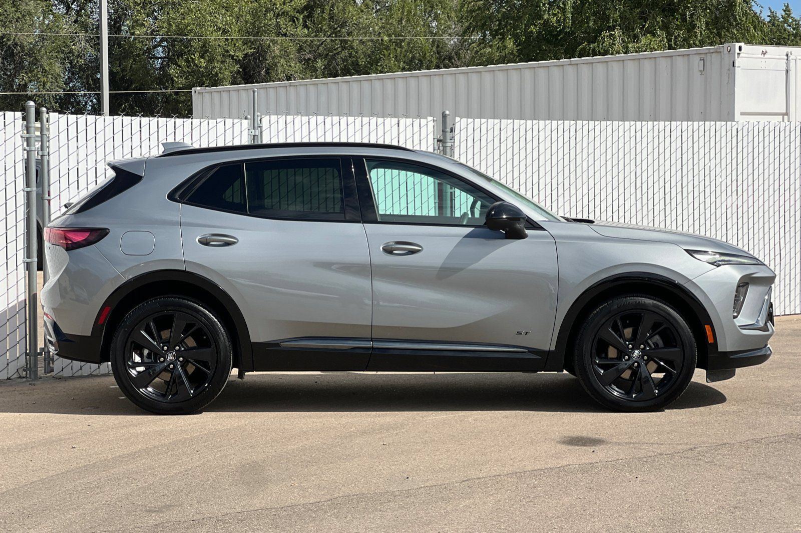 Used 2025 Buick Envision Sport Touring AWD/4WD image 3