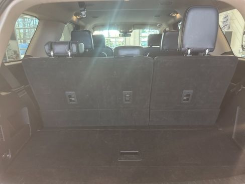 Used 2024 Ford Expedition XLT image 19