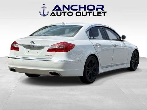 Used 2012 Hyundai Genesis 3.8 w/ Premium Pkg RWD image 8