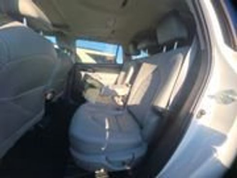 Used 2023 Toyota Highlander XLE FWD image 13