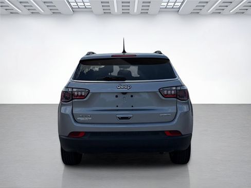 Used 2022 Jeep Compass Latitude AWD/4WD image 6