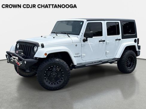 Used 2017 Jeep Wrangler Unlimited Sahara w/ Max Tow Package AWD/4WD image 1