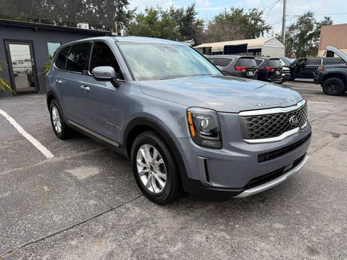 Used 2020 Kia Telluride LX FWD image 3