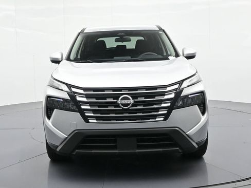Used 2024 Nissan Rogue SV FWD image 3
