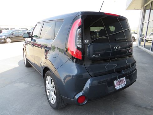 Used 2016 Kia Soul ! w/ Premium Package image 5