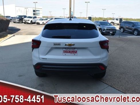 New 2026 Chevrolet Trax LS w/ LS Convenience Package image 8