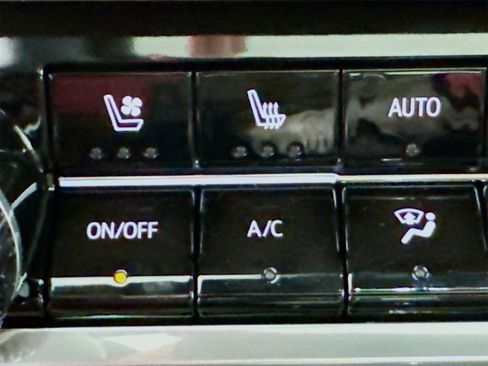 New 2026 Chevrolet Equinox ACTIV w/ Convenience Package III image 20