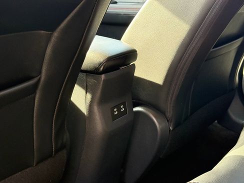 Used 2025 Nissan Kicks SR image 25