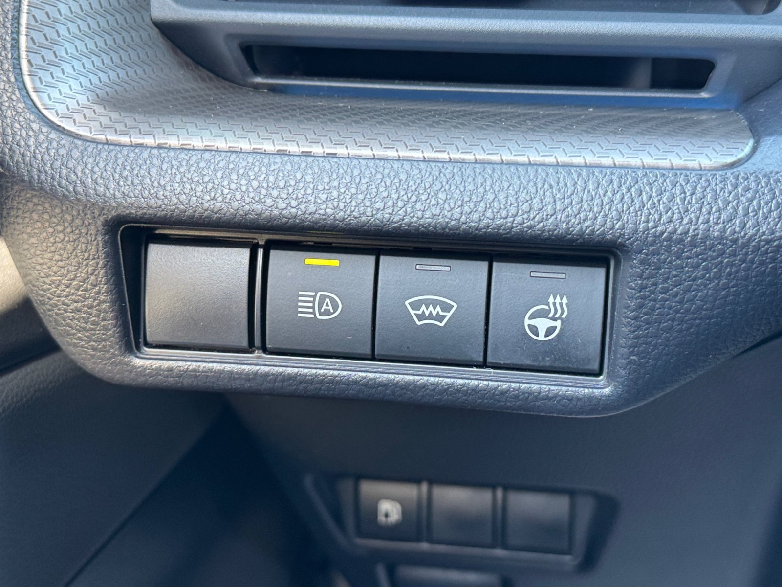 Used 2024 Toyota Prius XLE AWD/4WD image 21