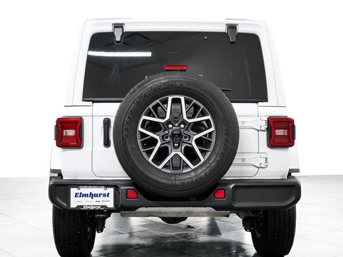 Used 2024 Jeep Wrangler Unlimited Sahara AWD/4WD image 6