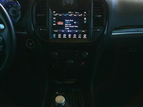 Used 2017 Chrysler 300 S image 37