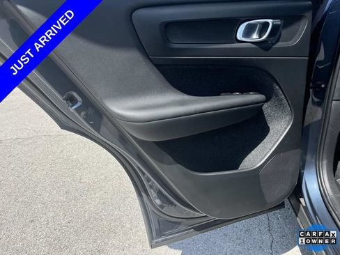 Used 2021 Volvo XC40 T5 Momentum w/ Premium Package AWD/4WD image 18
