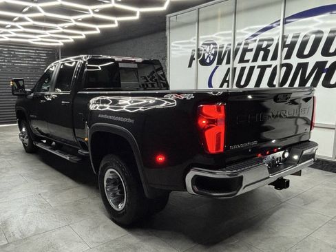 Used 2022 Chevrolet Silverado 3500 LT w/ Convenience Package AWD/4WD image 9