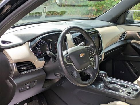 Used 2022 Chevrolet Traverse Premier image 14