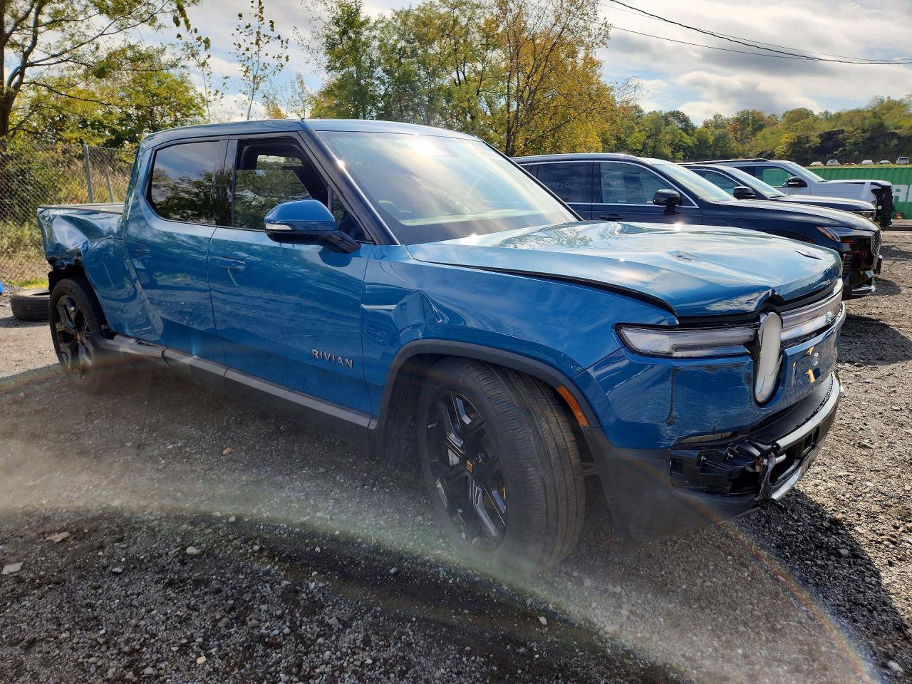 Used 2025 Rivian R1T Adventure Dual AWD/4WD image 1